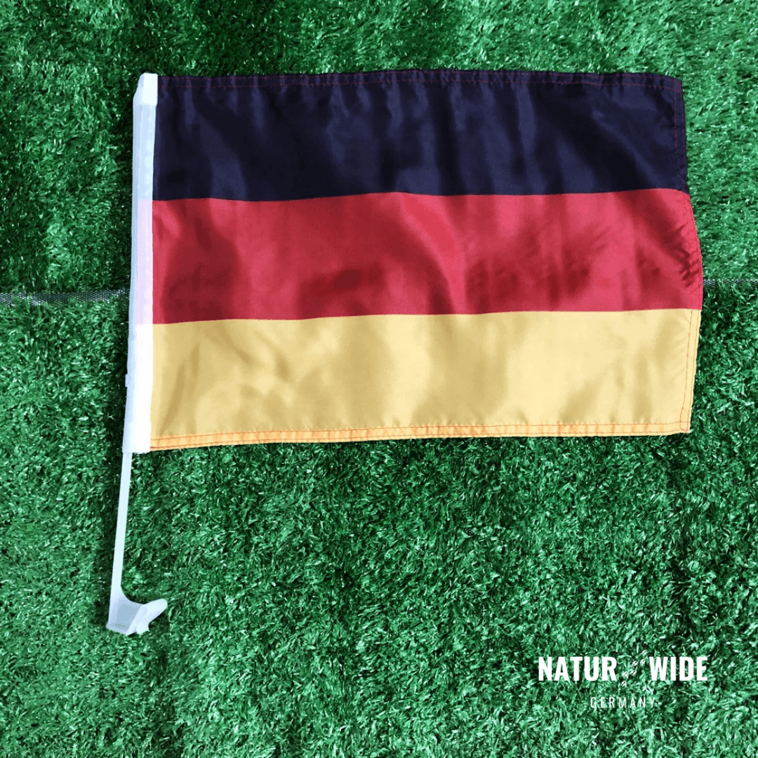 Deutschland Autoflagge 2026 – Polyester mit Kunststoffmast