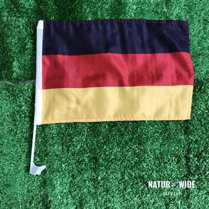 Deutschland Autoflagge 2026 – Polyester mit Kunststoffmast